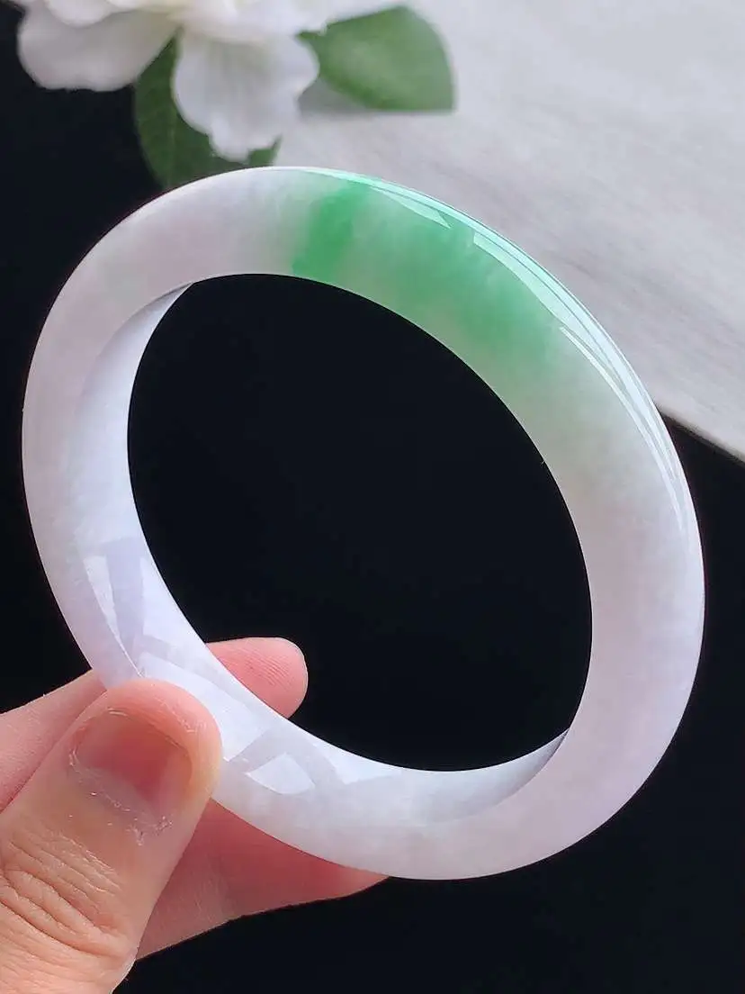 a货翡翠老坑冰种飘绿正装正圈手镯58-59圈口  尺寸58.6×12×8.3mm 重量59.62g 