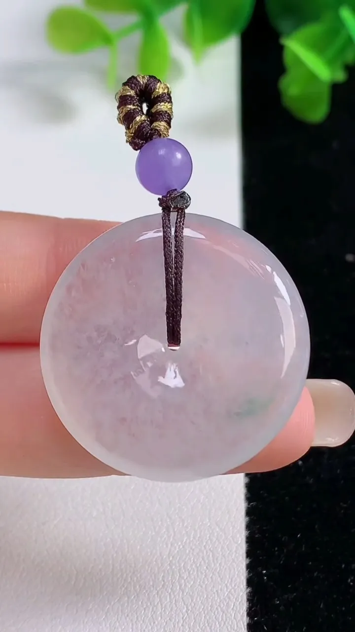 天然A货翡翠平安扣吊坠，尺寸29.8-5.8，重量:11.95g
9月15日