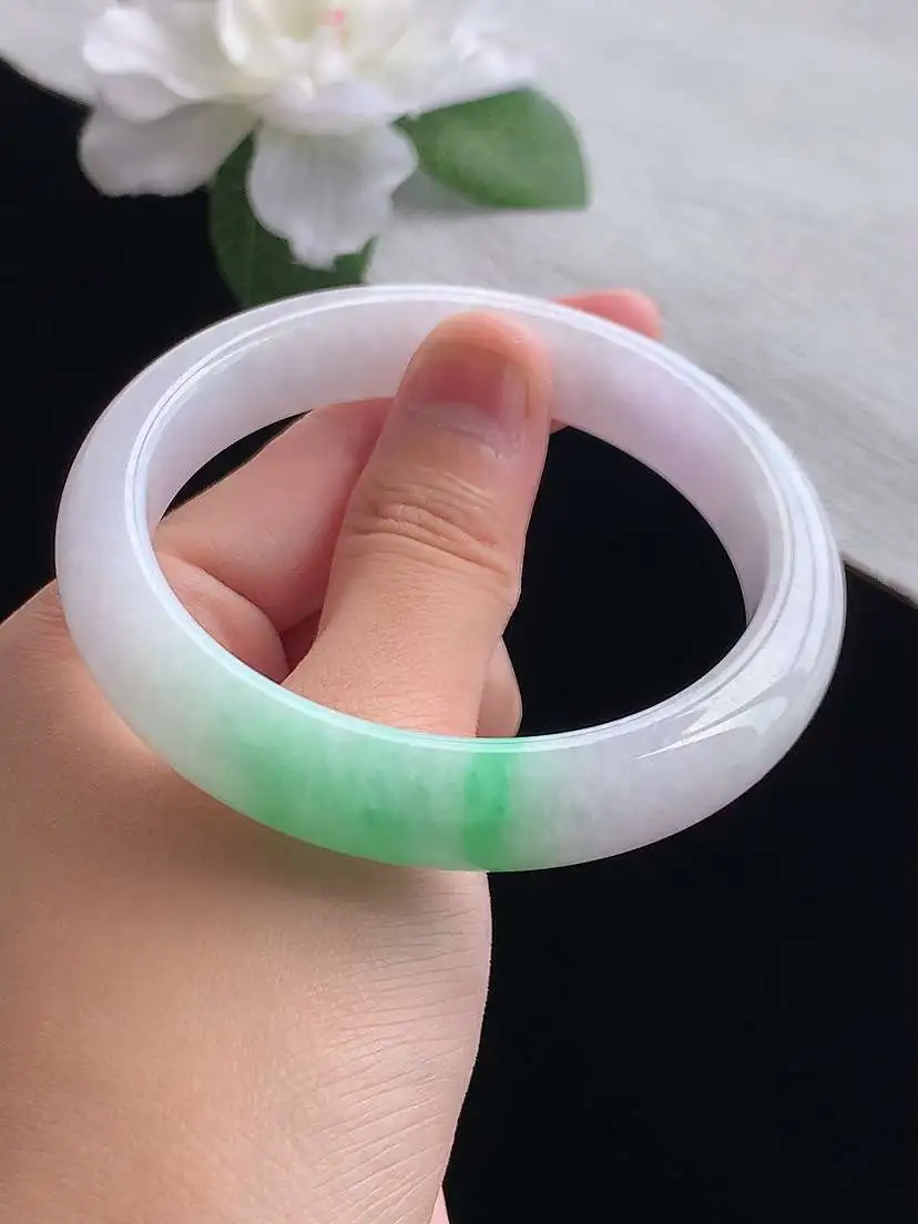 a货翡翠老坑冰种飘绿正装正圈手镯58-59圈口  尺寸58.6×12×8.3mm 重量59.62g 