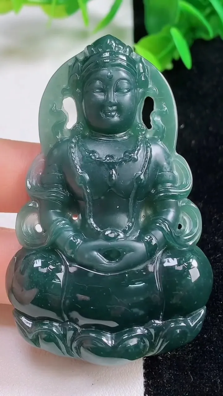 天然A货翡翠蓝水度母吊坠，尺寸68-43.2-8，重:33.31g
9月15日