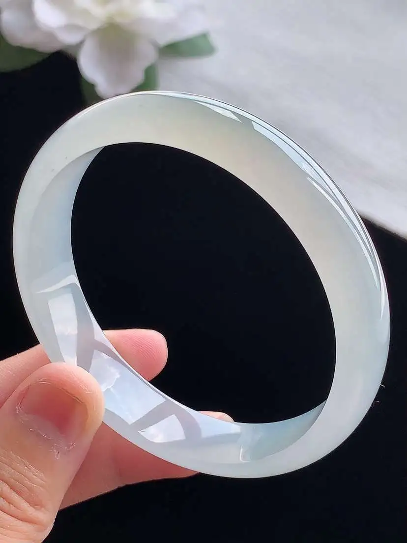 a货翡翠老坑冰种白月光正装正圈手镯58-59圈口  尺寸58.3×13×6mm 重量43.55g 0