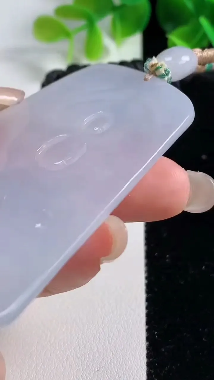 天然A货翡翠种紫罗兰虚空藏观音菩萨吊坠，尺寸67.6-43-5.2，重量:41.38g
9月15日
