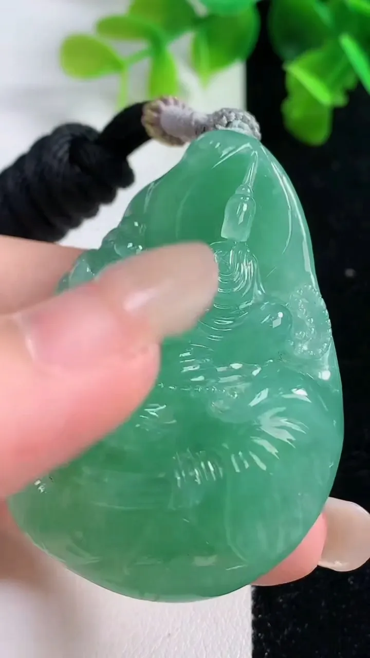 天然A货翡翠普贤菩萨吊坠，尺寸54.4-39.6-16，重量:56.28g
9月15日