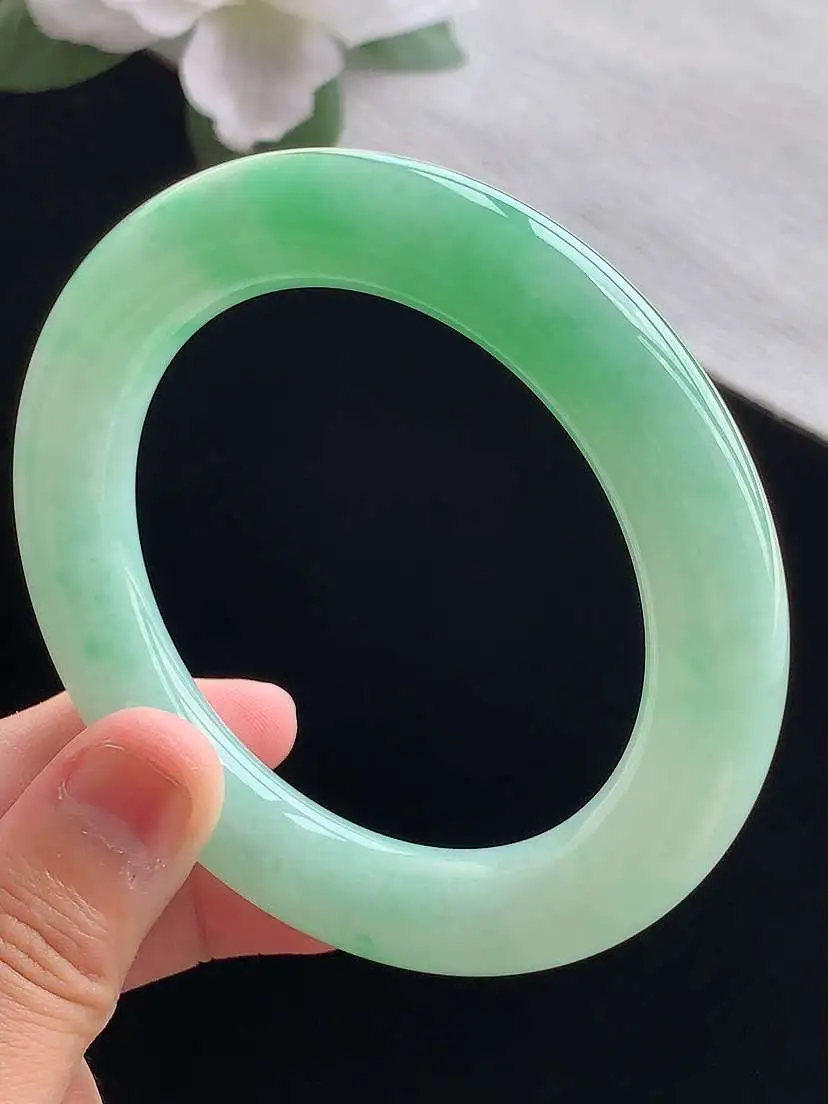a货翡翠老坑冰种满绿胖圆条手镯56-57圈口  尺寸56.5×11.6mm 重量78.00g 091