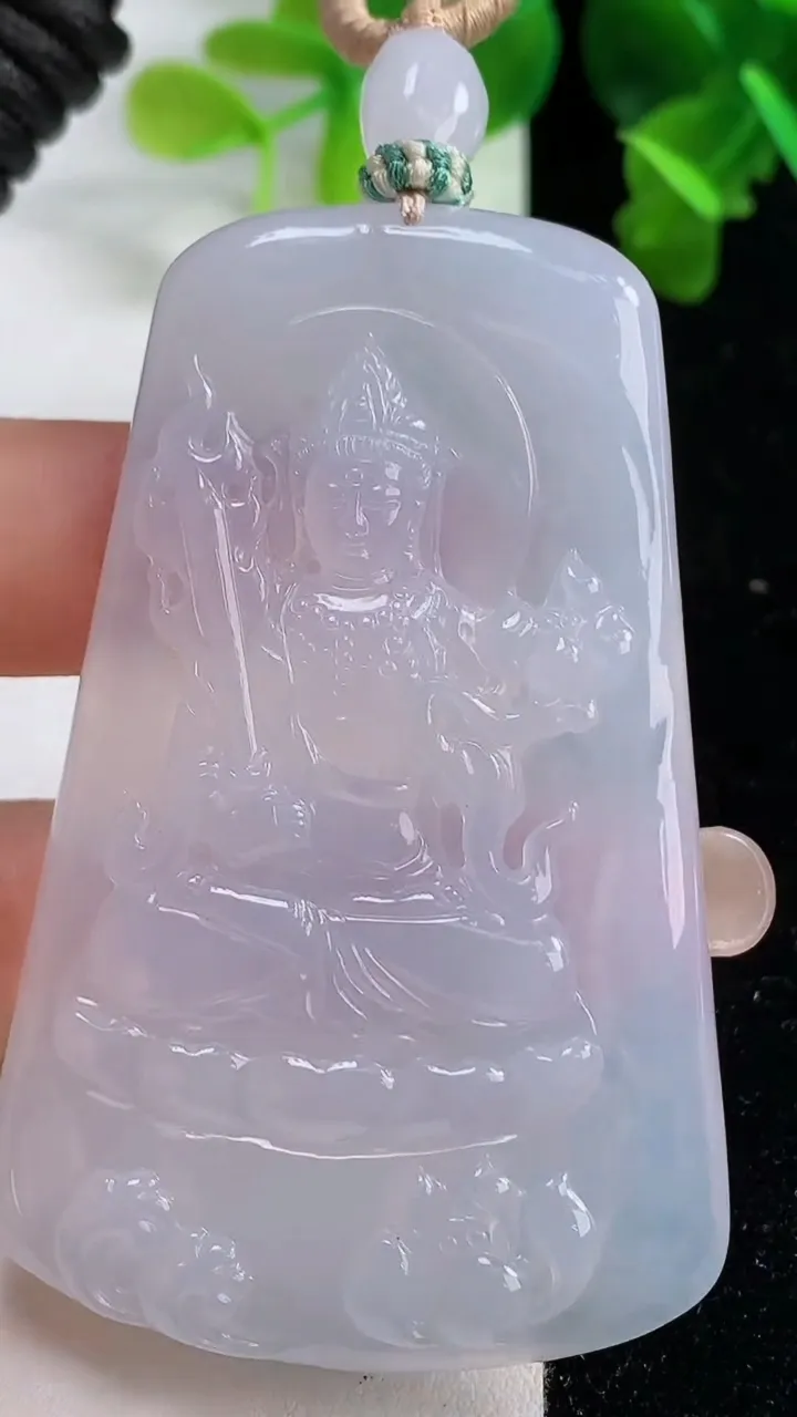 天然A货翡翠种紫罗兰虚空藏观音菩萨吊坠，尺寸67.6-43-5.2，重量:41.38g
9月15日