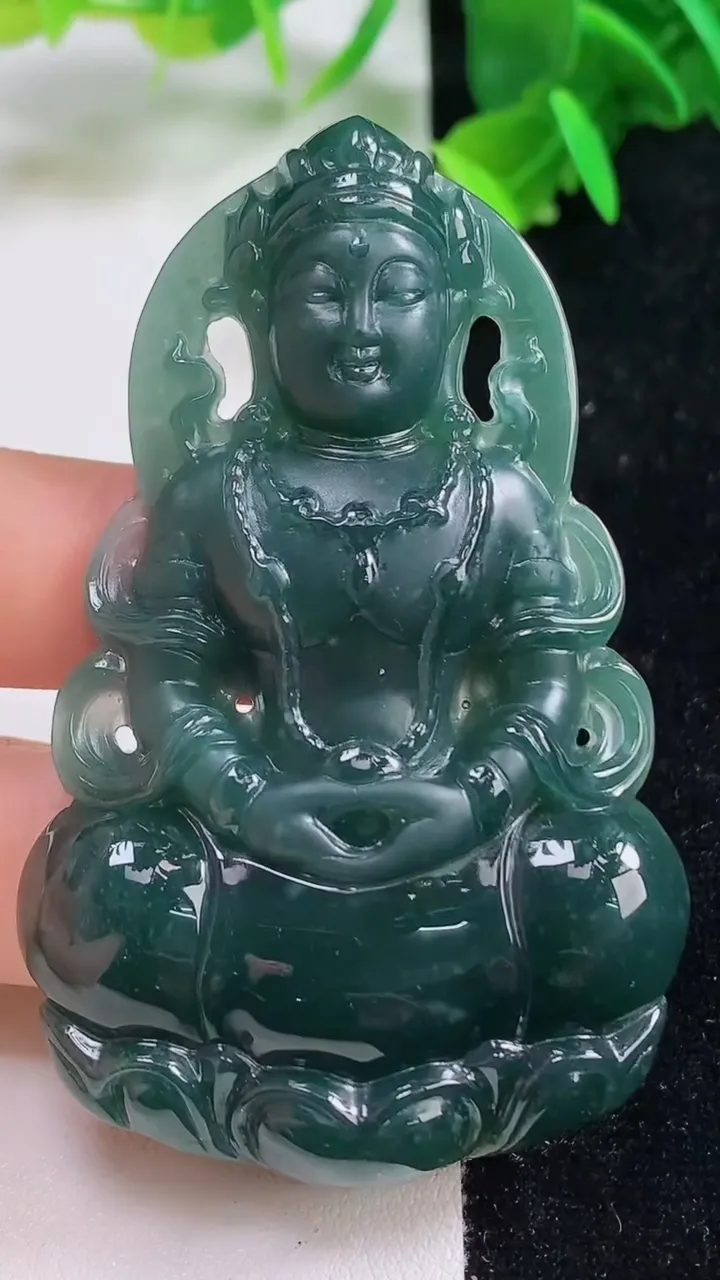 天然A货翡翠蓝水度母吊坠，尺寸68-43.2-8，重:33.31g
9月15日