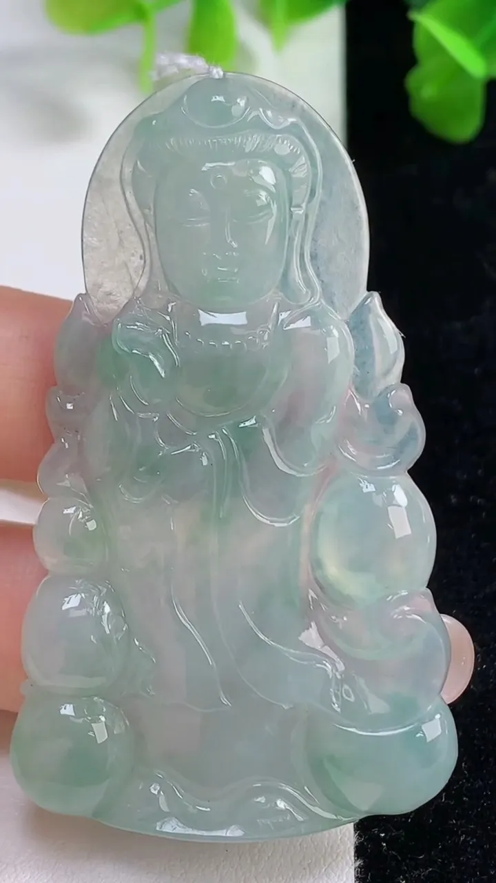 天然A货翡翠观音菩萨吊坠，尺寸62-35.2-5.2，重量:19.30g
9月15日