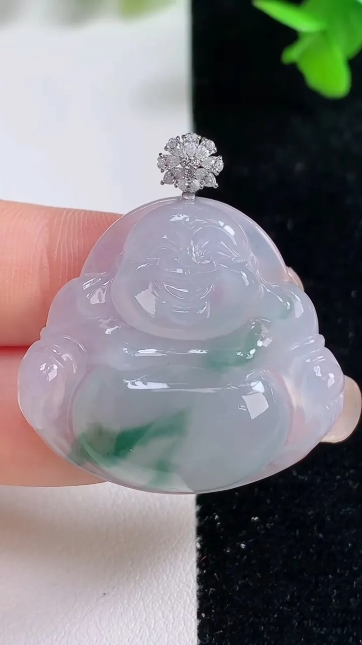 天然A货翡翠种飘花佛公吊坠，尺寸31.2-34-6，重量:10.35g
9月16日