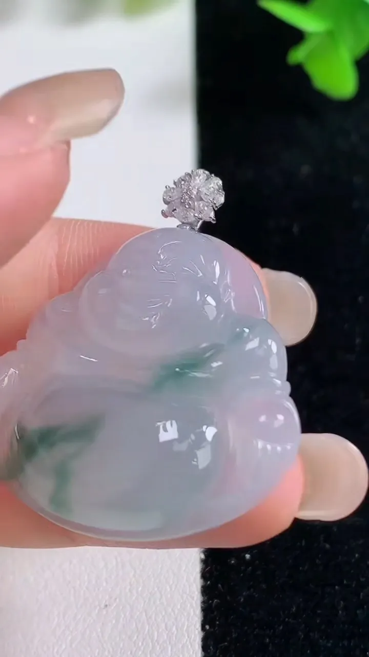 天然A货翡翠种飘花佛公吊坠，尺寸31.2-34-6，重量:10.35g
9月16日