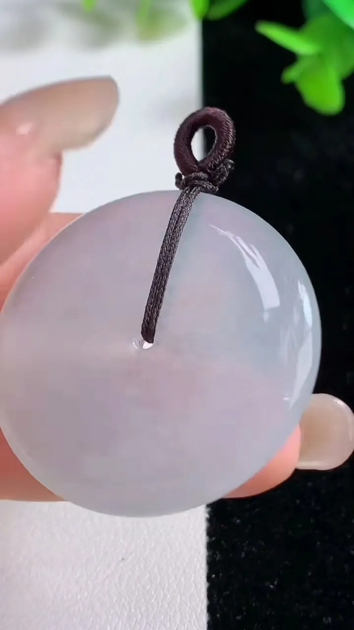 天然A货翡翠平安扣吊坠，尺寸35.4-5，重量:14.78g
9月16日