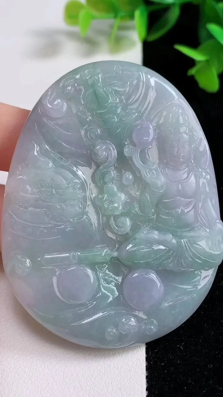 天然A货翡翠春带彩紫罗兰文殊菩萨吊坠，尺寸68-52.7-5.4，重量:42.90g
9月16日