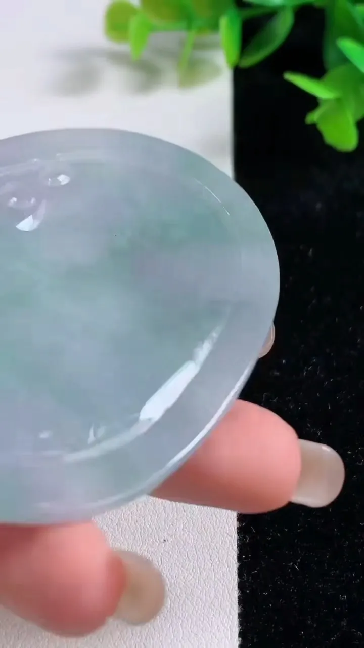 天然A货翡翠春带彩紫罗兰文殊菩萨吊坠，尺寸68-52.7-5.4，重量:42.90g
9月16日