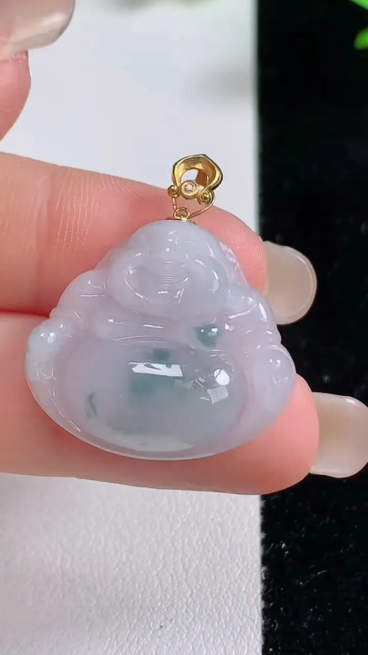 天然A货翡翠种飘花佛公吊坠，尺寸22.8-25.6-5.2，重量:4.39g
9月16日