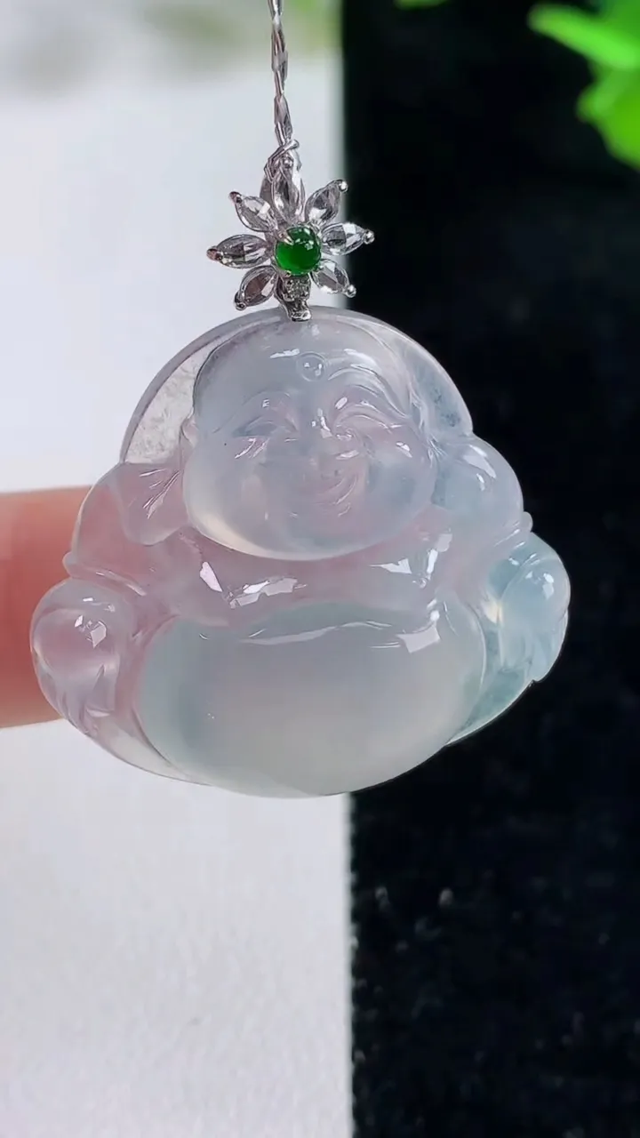 天然A货翡翠种白冰佛公吊坠，尺寸27.5-29.5-6，重量:8.12g
9月16日