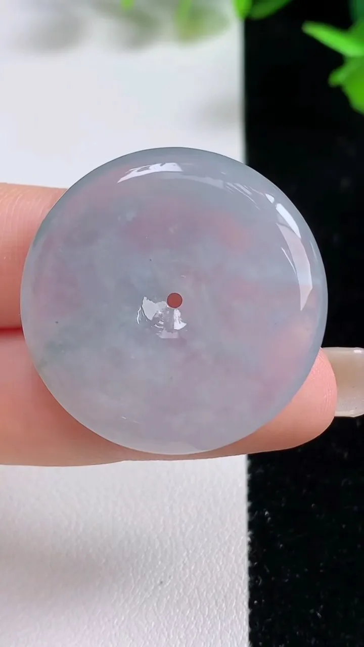 天然A货翡翠冰种紫罗兰平安扣吊坠，尺寸31.2-5.2，重量:11.85g
9月16日