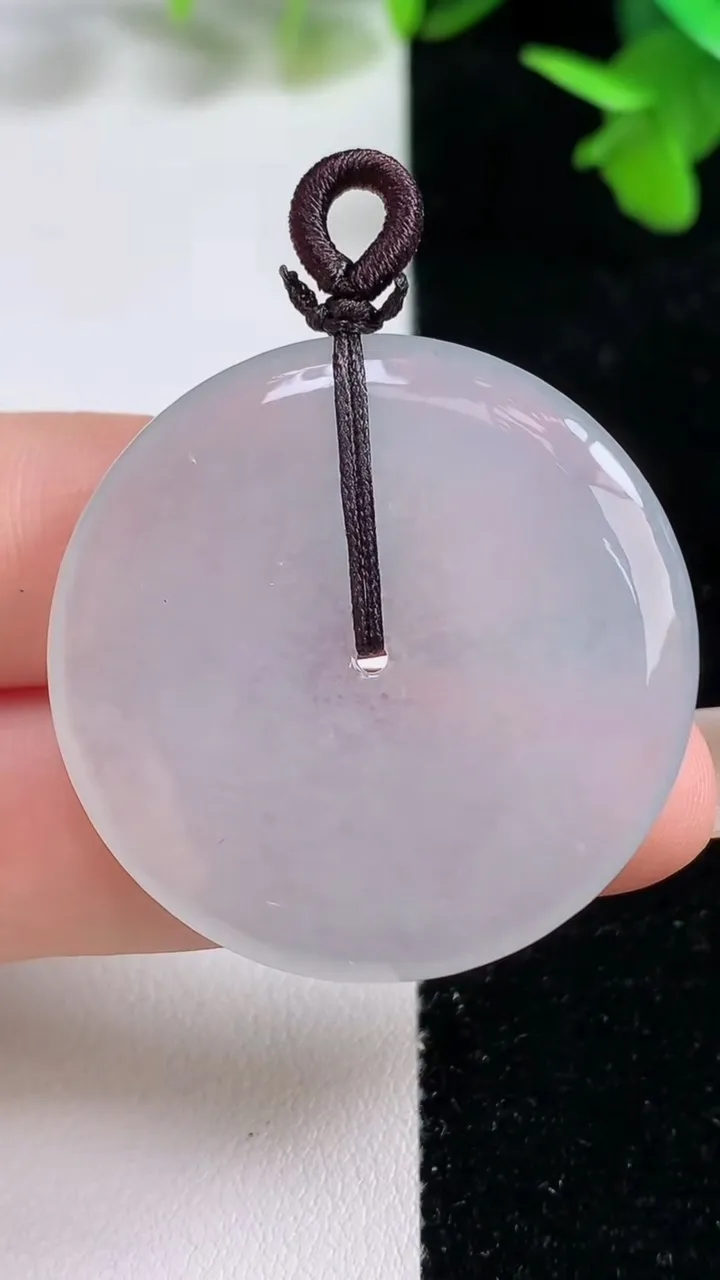 天然A货翡翠平安扣吊坠，尺寸35.4-5，重量:14.78g
9月16日
