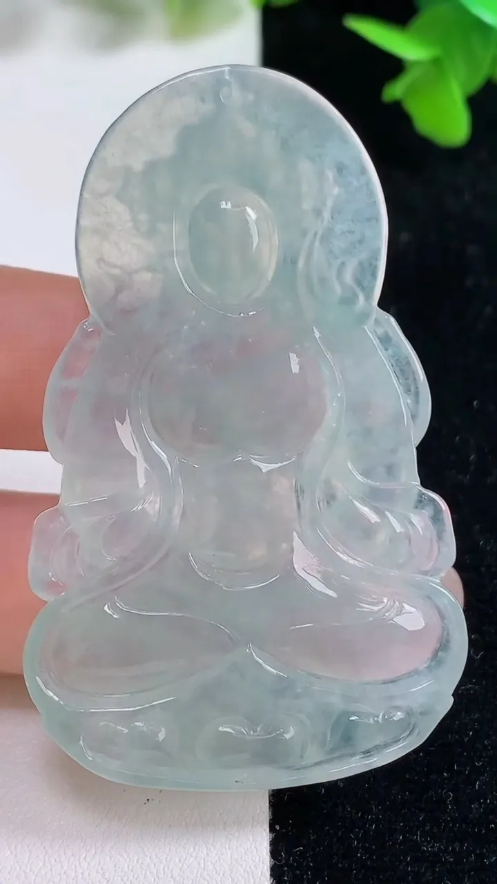 天然A货翡翠度母观音菩萨吊坠，尺寸60.5-37.2-5.7，重量:23.67g
9月16日
