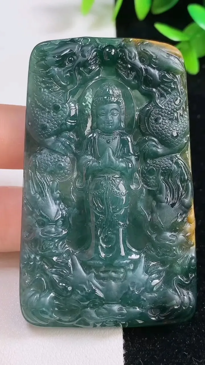 天然A货翡翠蓝水双彩九龙至尊 观音菩萨吊坠，尺寸69-49-7.3，重:41.10g
9月16日