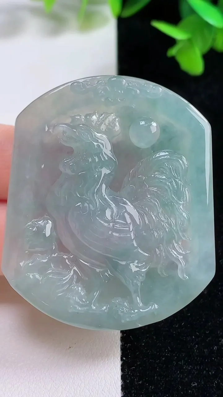 天然A货翡翠生肖鸡吊坠，尺寸50.2-42.4-5.8，重量:27.11g
9月16日