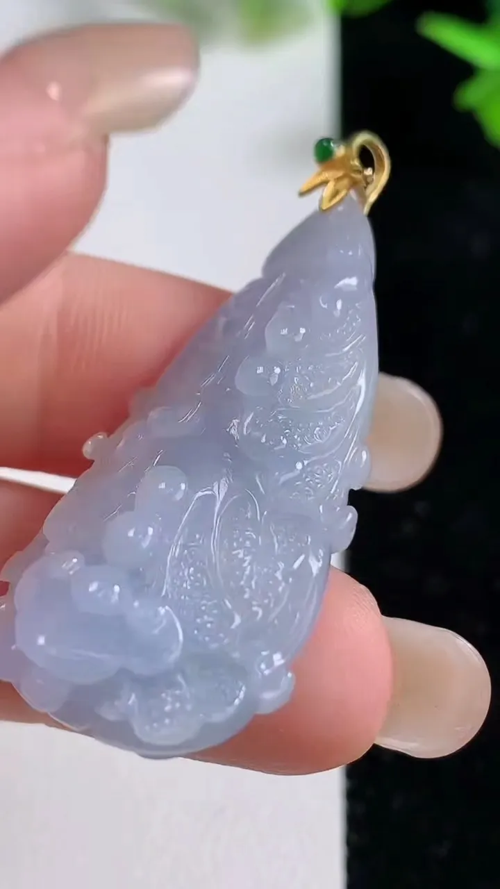 天然A货翡翠18k金紫罗兰白菜吊坠，尺寸40.5-18-8.4，重量:9.12g
9月16日