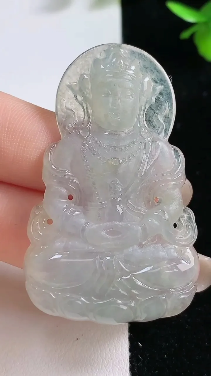 天然A货翡翠度母观音吊坠，尺寸52.7-33-5，重:14.44g
9月16日