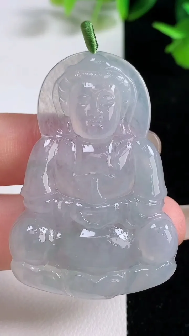天然A货翡翠观音菩萨吊坠，尺寸51.3-34-5.4，重量:17.12g
9月16日