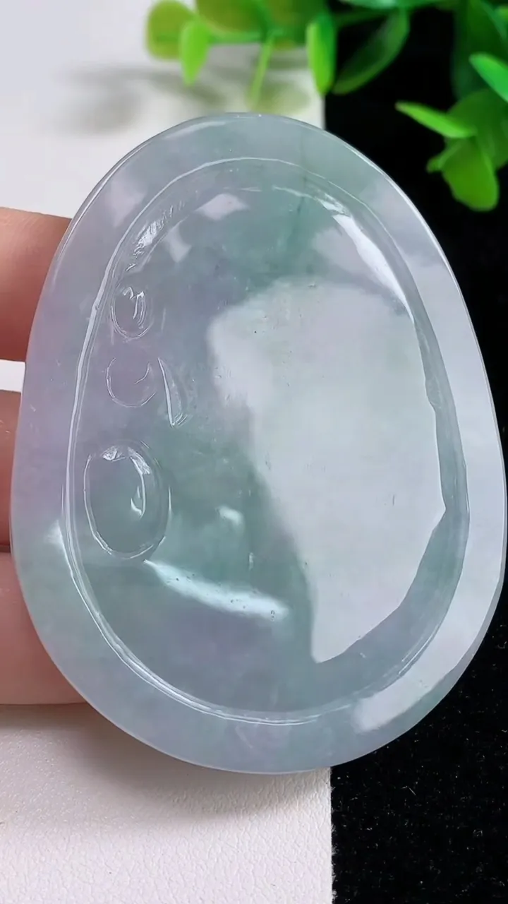 天然A货翡翠春带彩紫罗兰文殊菩萨吊坠，尺寸68-52.7-5.4，重量:42.90g
9月16日