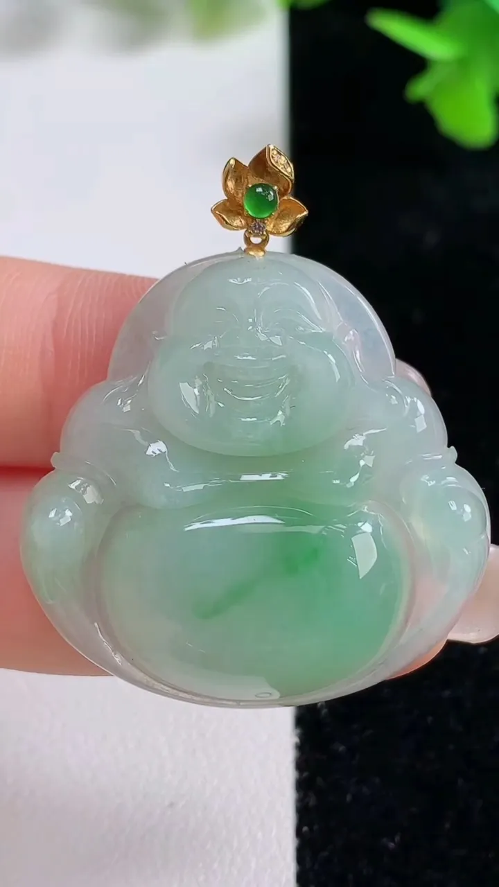 天然A货翡翠平安扣吊坠，尺寸31.6-6，重量:13.07g
9月16日