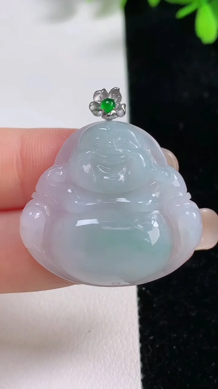 天然A货翡翠佛公吊坠，尺寸29.2-32-5.6，重量:8.08g
9月17日