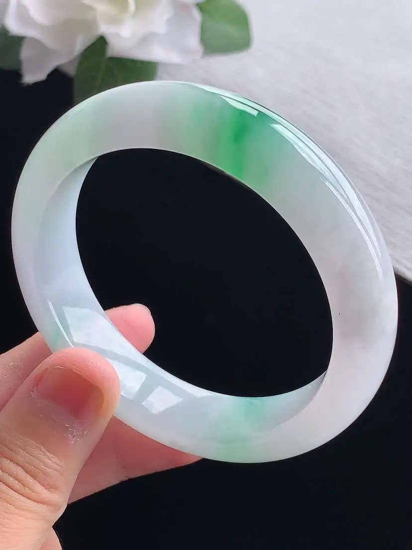 a货翡翠老坑冰种飘绿正装正圈手镯54-55圈口 尺寸54.3×13.5×8.5mm 重量63.22g 0916