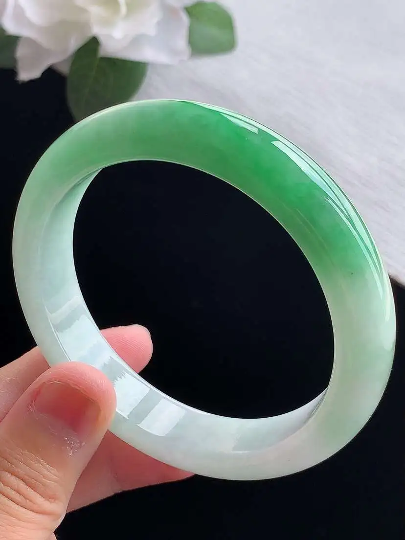 a货翡翠老坑冰种飘绿正装正圈手镯57-58圈口  尺寸57×12.3×7.7mm 重量58.68g 