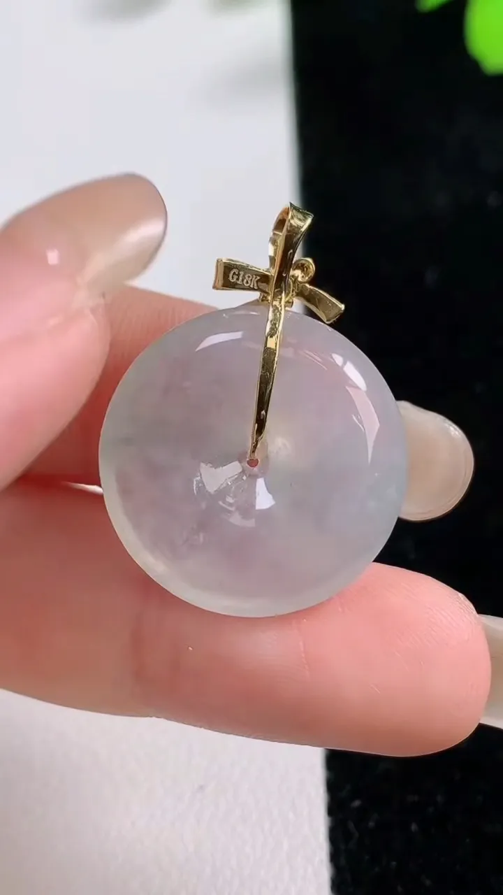 天然A货翡翠平安扣吊坠，尺寸21.2-4.5，重量:4.75g
9月17日