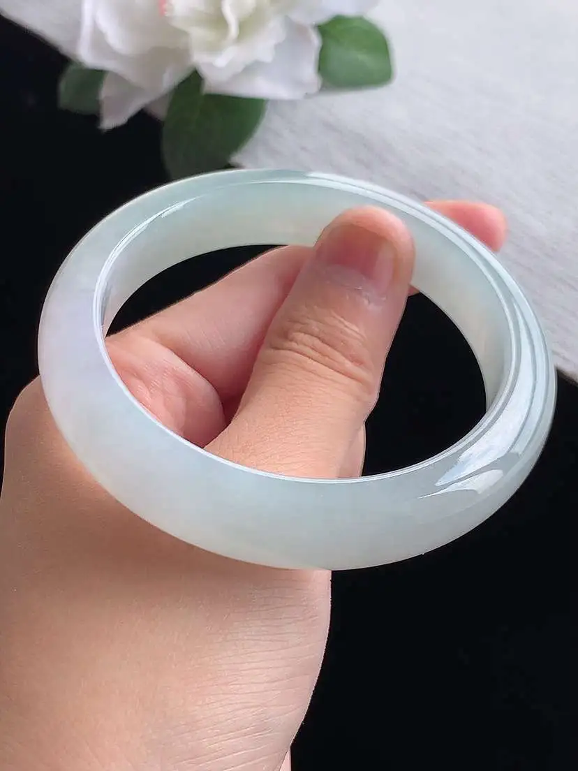 a货翡翠老坑冰种白月光正装正圈手镯56-57圈口  尺寸56.5×12.3×8.3mm 重量59.76g 0916