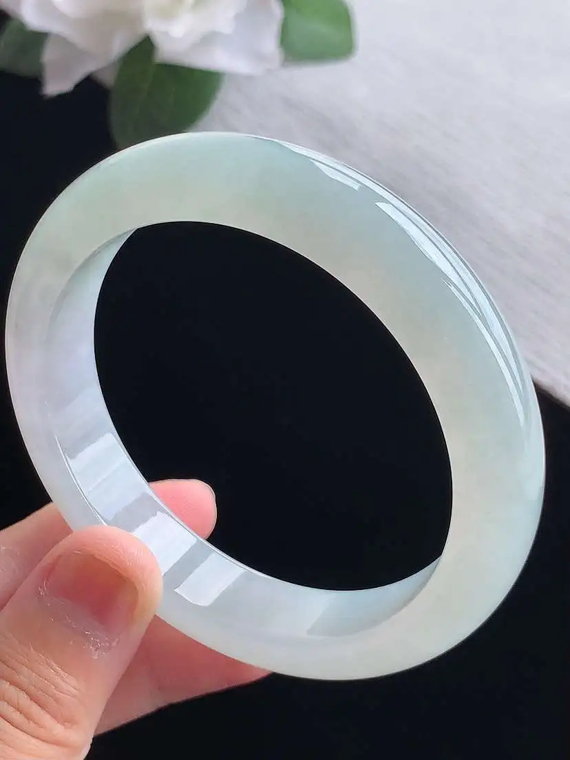 a货翡翠老坑冰种白月光正装正圈手镯56-57圈口  尺寸56.5×12.3×8.3mm 重量59.7