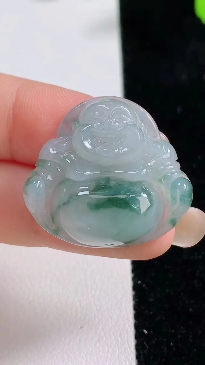 天然A货翡翠飘花佛公吊坠，尺寸26-28.7-6.7，重量:7.43g
9月17日