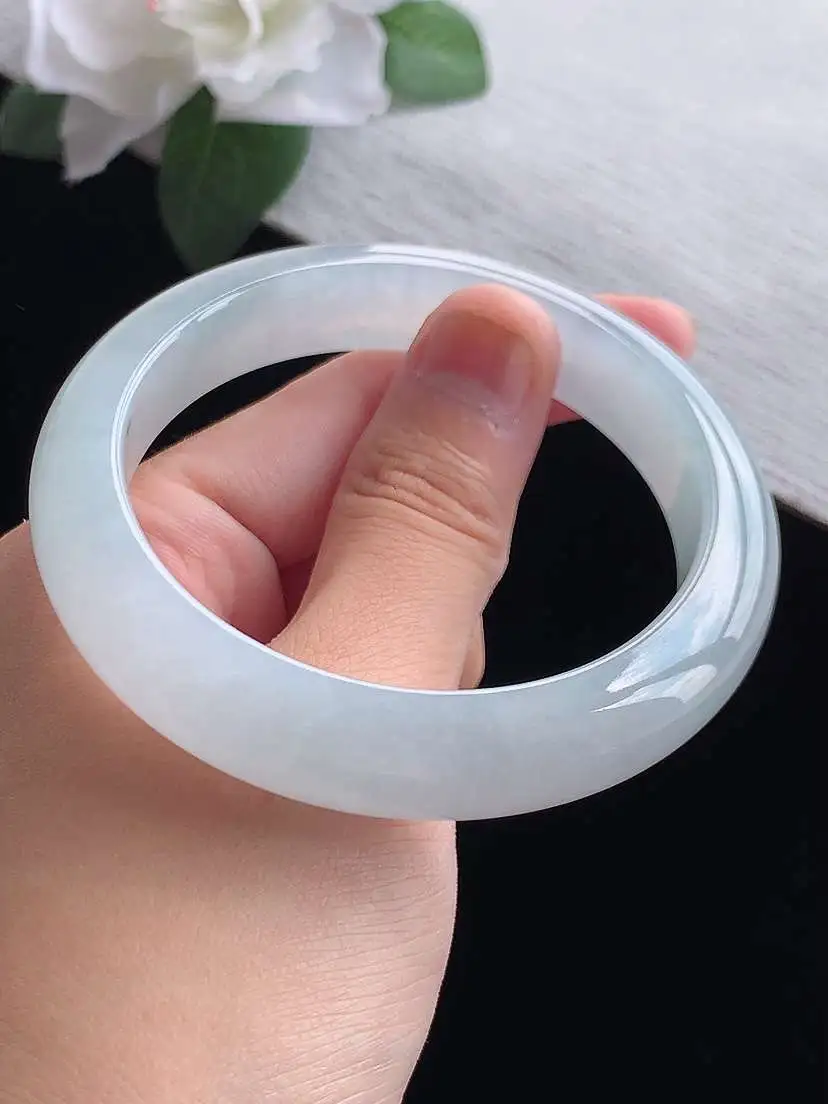 a货翡翠老坑冰种白月光正装正圈手镯56-57圈口  尺寸56×11.8×8.5mm 重量57.90g 0916