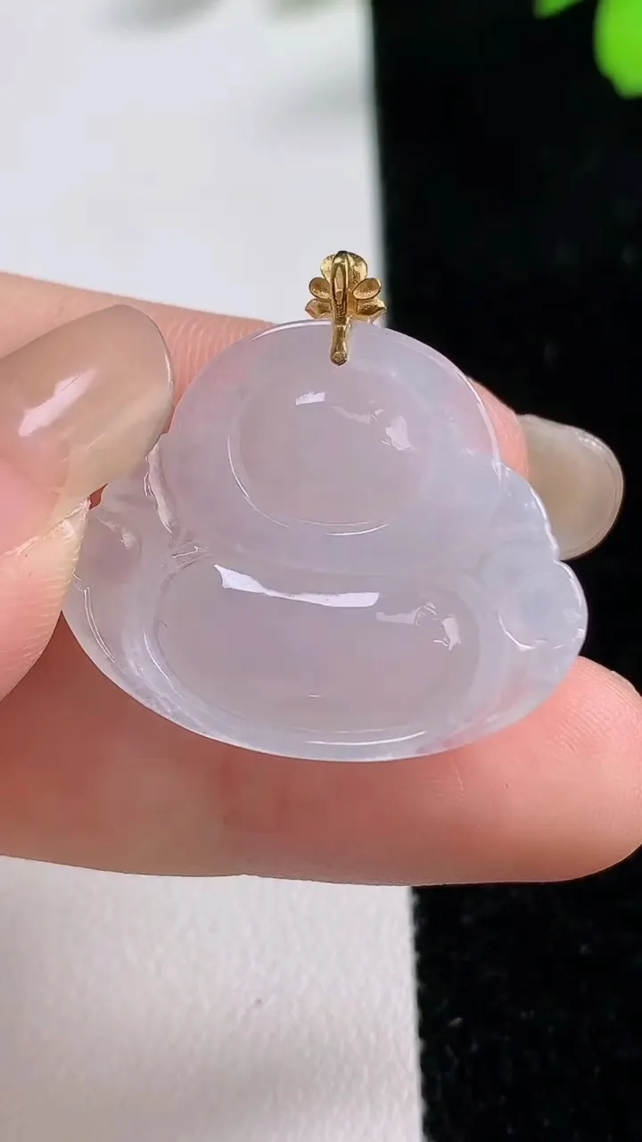 天然A货翡翠种白冰佛公吊坠，尺寸23-28.3-5.3，重量:5.05g
9月17日