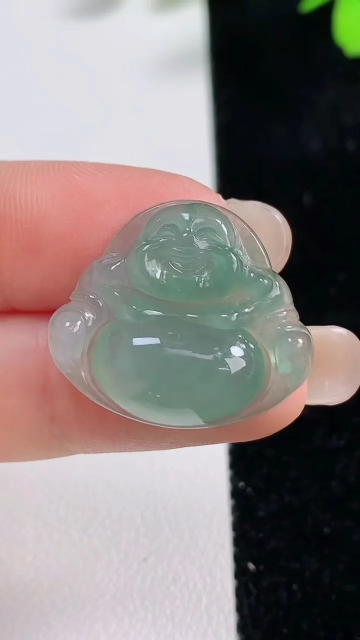 天然A货翡翠佛公吊坠，尺寸21-24.3-5，重量:3.85g
9月17日