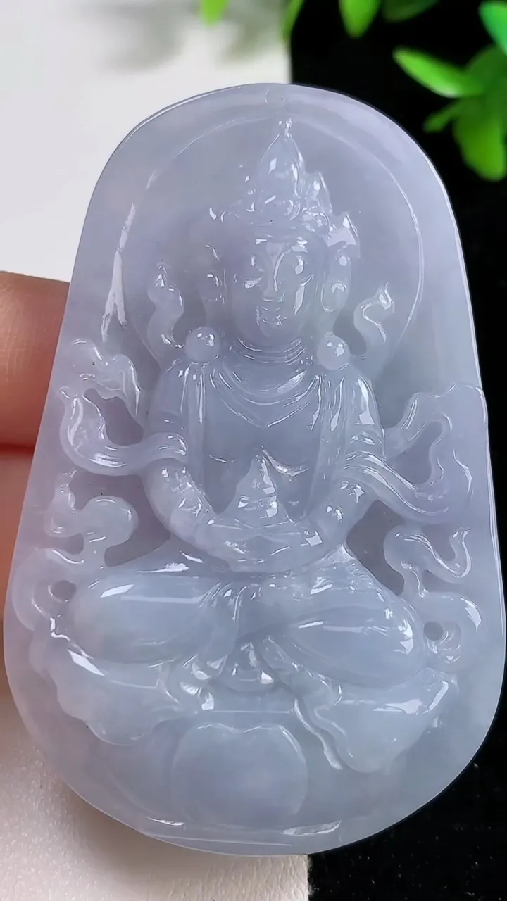 天然A货翡翠紫罗兰度母观音菩萨吊坠，尺寸66-43-7，重:36.92g
9月17日