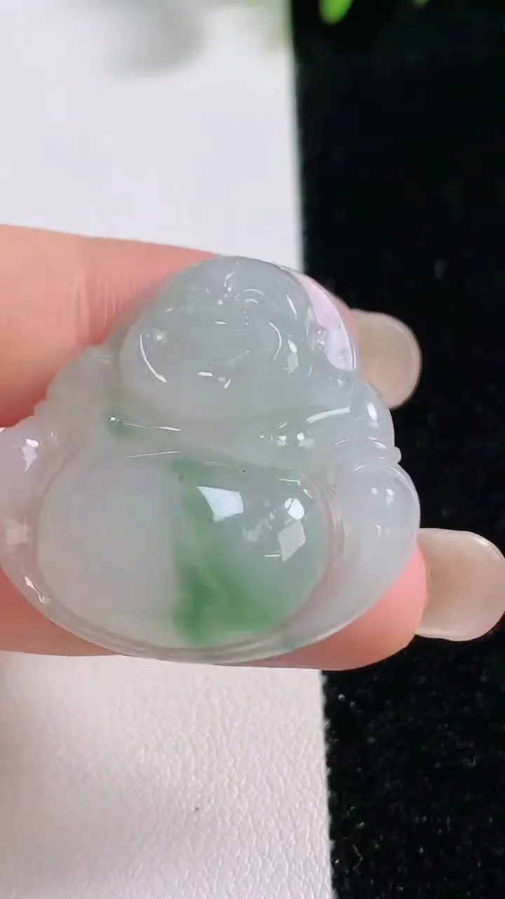 天然A货翡翠佛公吊坠，尺寸31-32.4-5.8，重量:8.84g
9月17日