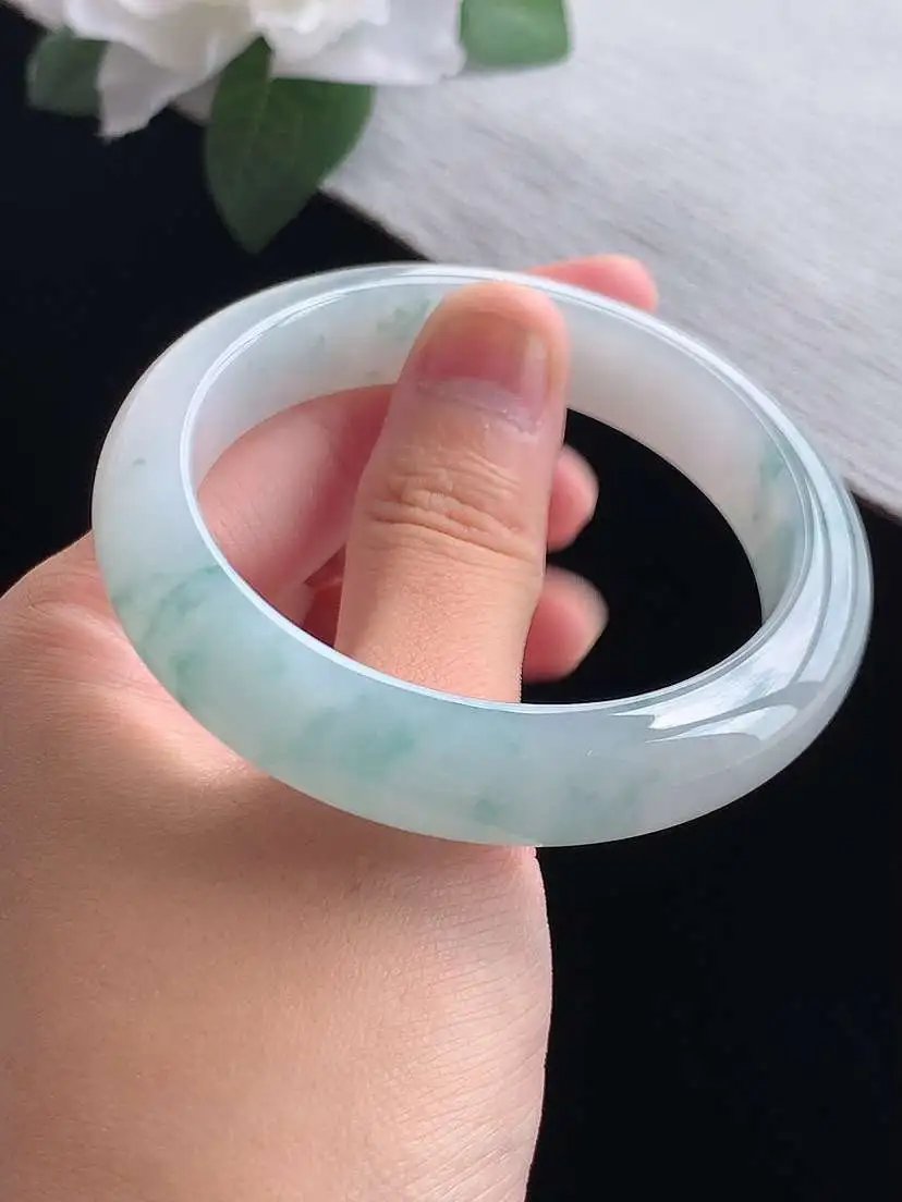 a货翡翠老坑冰种飘花正装正圈手镯53-54圈口  尺寸53.8×12.2×8mm 重量54.45g 0916