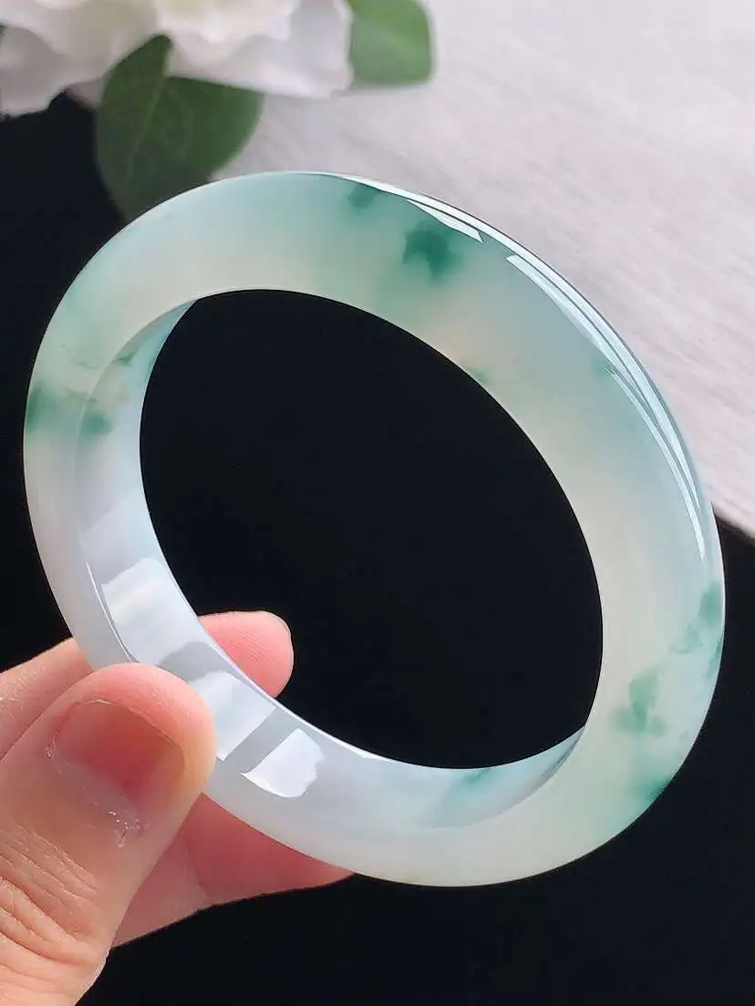 a货翡翠老坑冰种飘花正装正圈手镯53-54圈口 尺寸53.2×12.4×8mm 重量54.20g 0