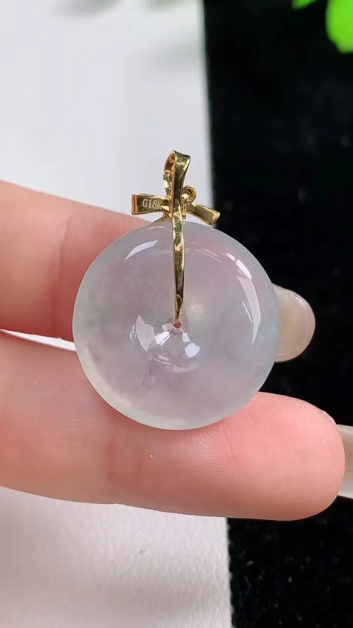 天然A货翡翠平安扣吊坠，尺寸21.2-4.5，重量:4.75g
9月17日