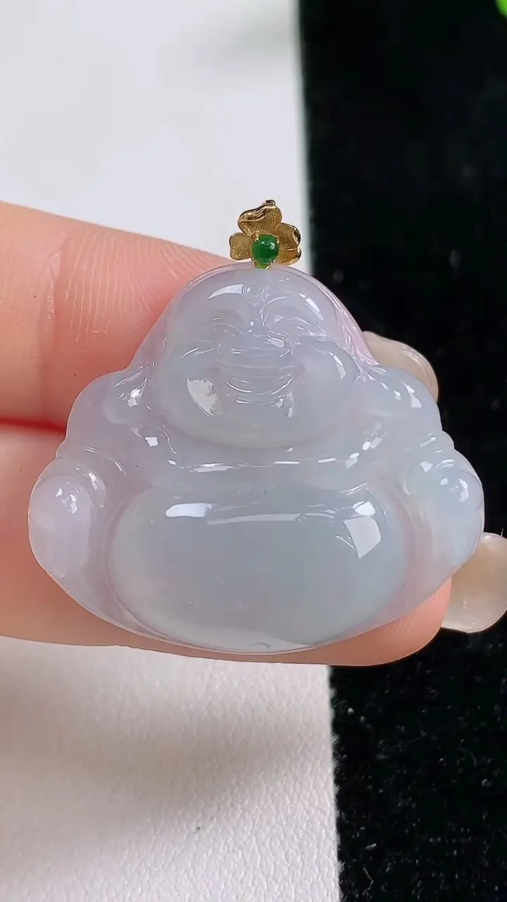 天然A货翡翠种白冰佛公吊坠，尺寸26.8-31.5-5，重量:6.66g
9月17日