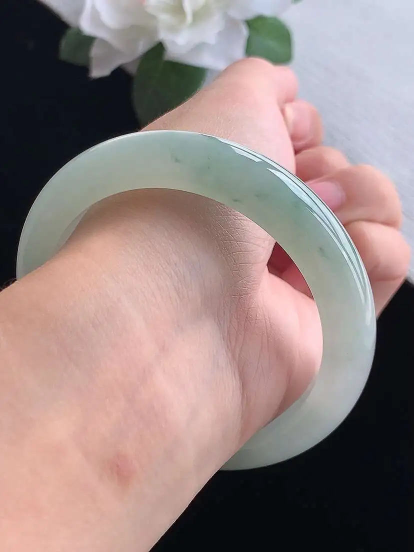 a货翡翠老坑冰种飘花正装正圈手镯56-57圈口  尺寸56.5×12×8.8mm 重量61.05g 0916