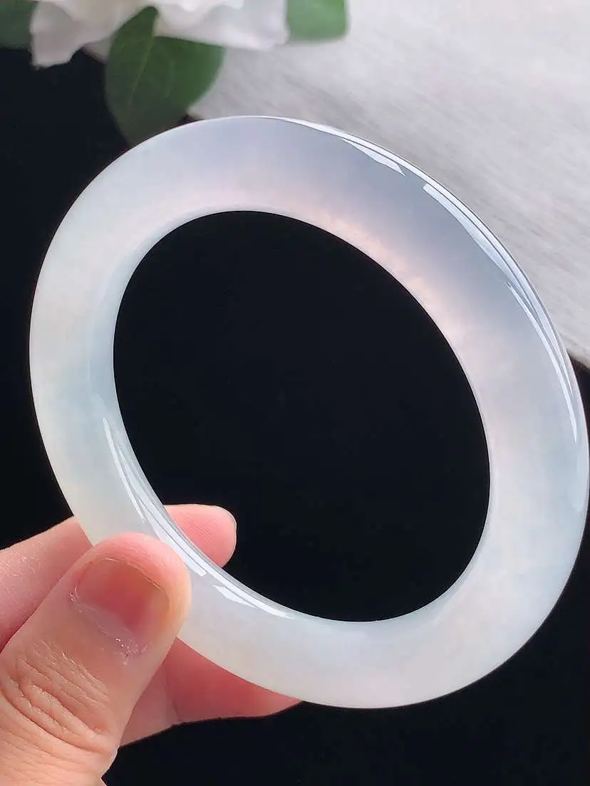 a货翡翠老坑冰种白月光圆条手镯56-57圈口  尺寸56.8×10.8mm 重量66.68g 091