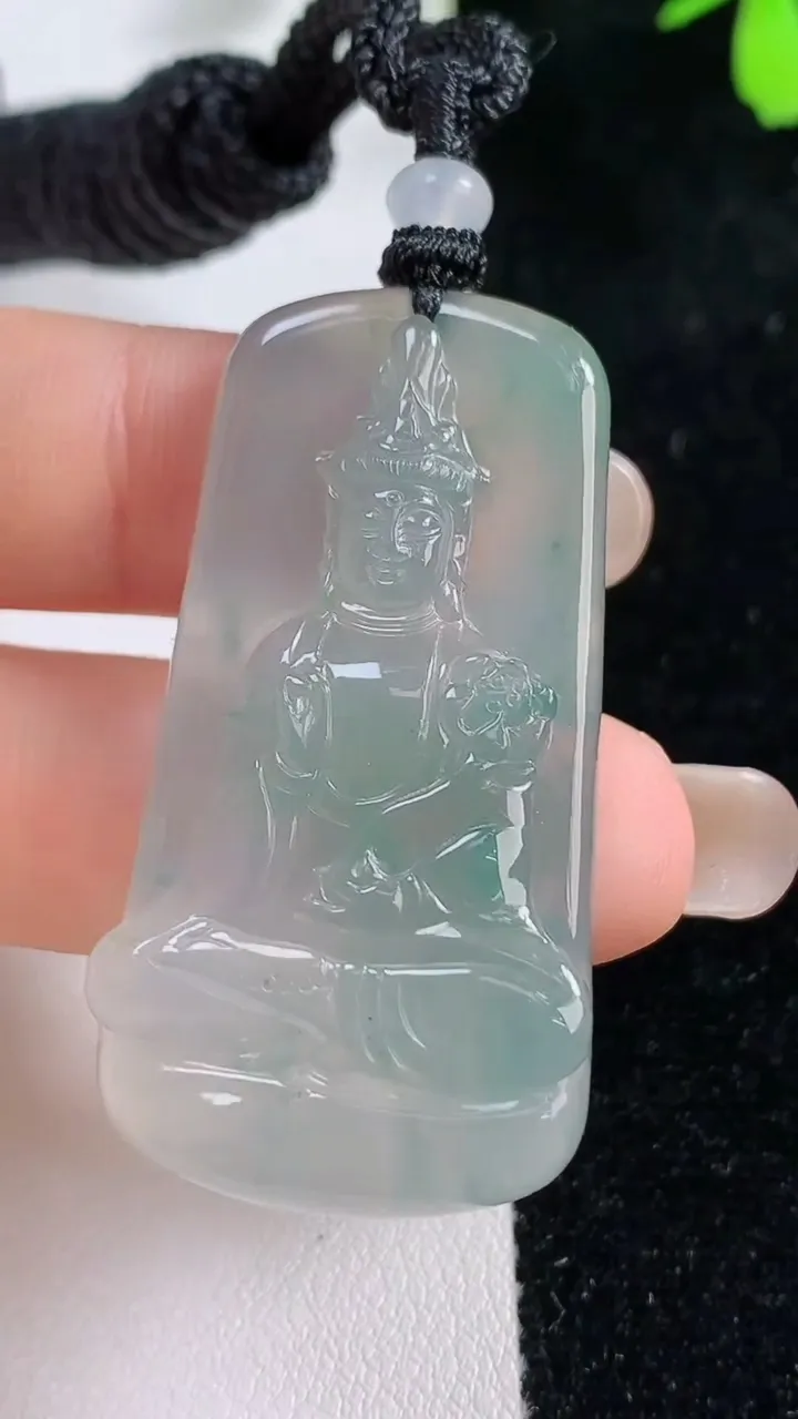 天然A货翡翠冰种飘花大势至观音菩萨吊坠，尺寸46-24-5.5，重量:16.77g
9月17日