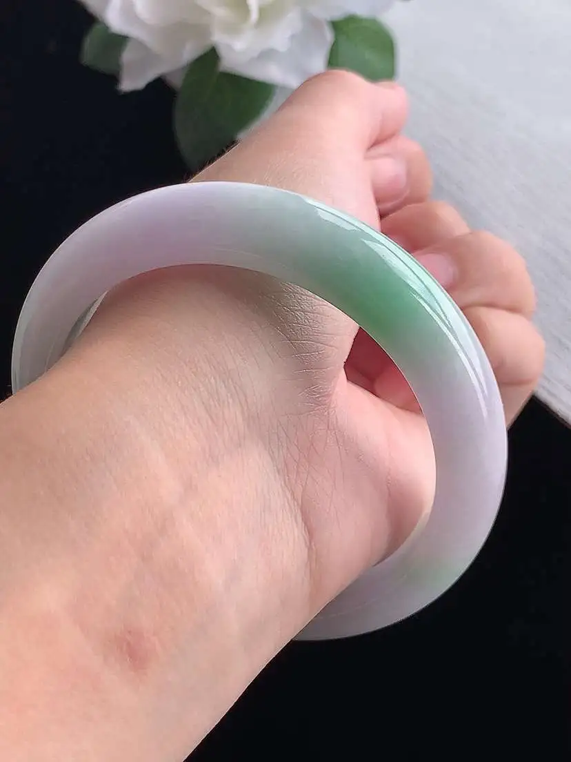 a货翡翠老坑冰种白底青飘绿正装正圈手镯59-60大圈口  尺寸59.5×13.4×8.6mm 重量71.80g 0916