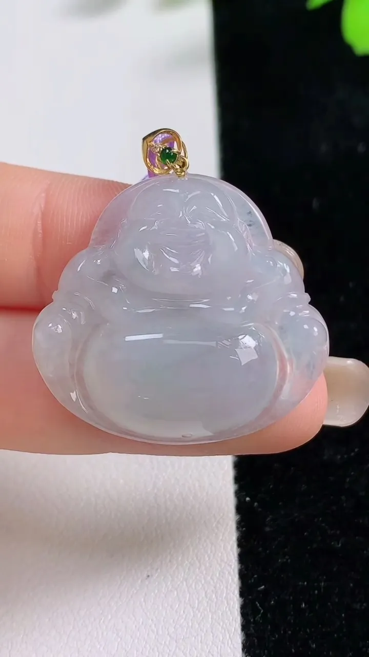 天然A货翡翠种白冰佛公吊坠，尺寸28-30.6-5.5，重量:7.20g
9月17日