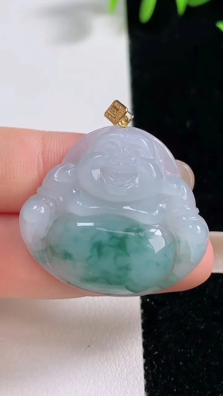 天然A货翡翠种飘花佛公吊坠，尺寸30-33.5-5.6，重量:9.07g
9月17日